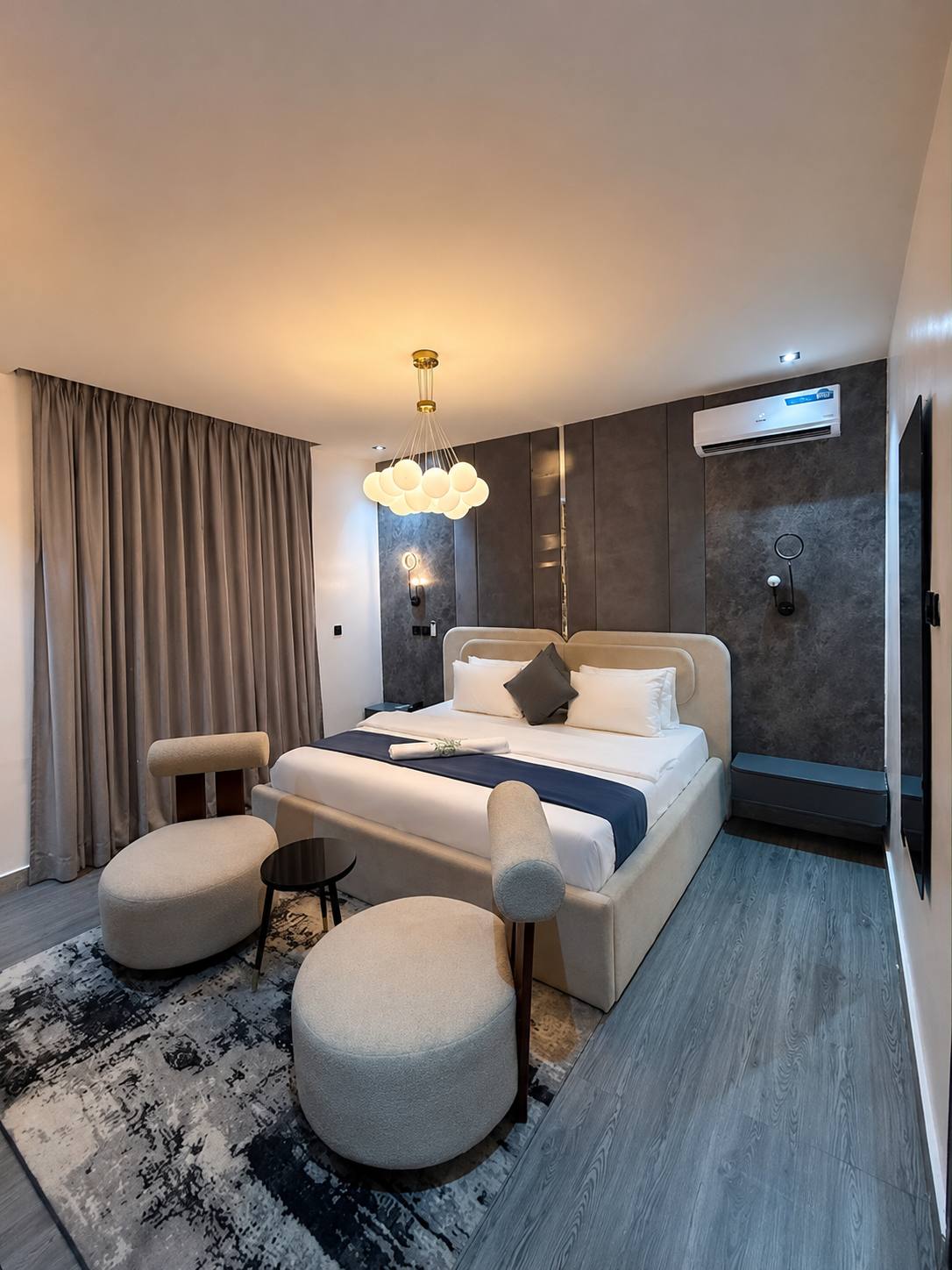 Room 201 — image 1