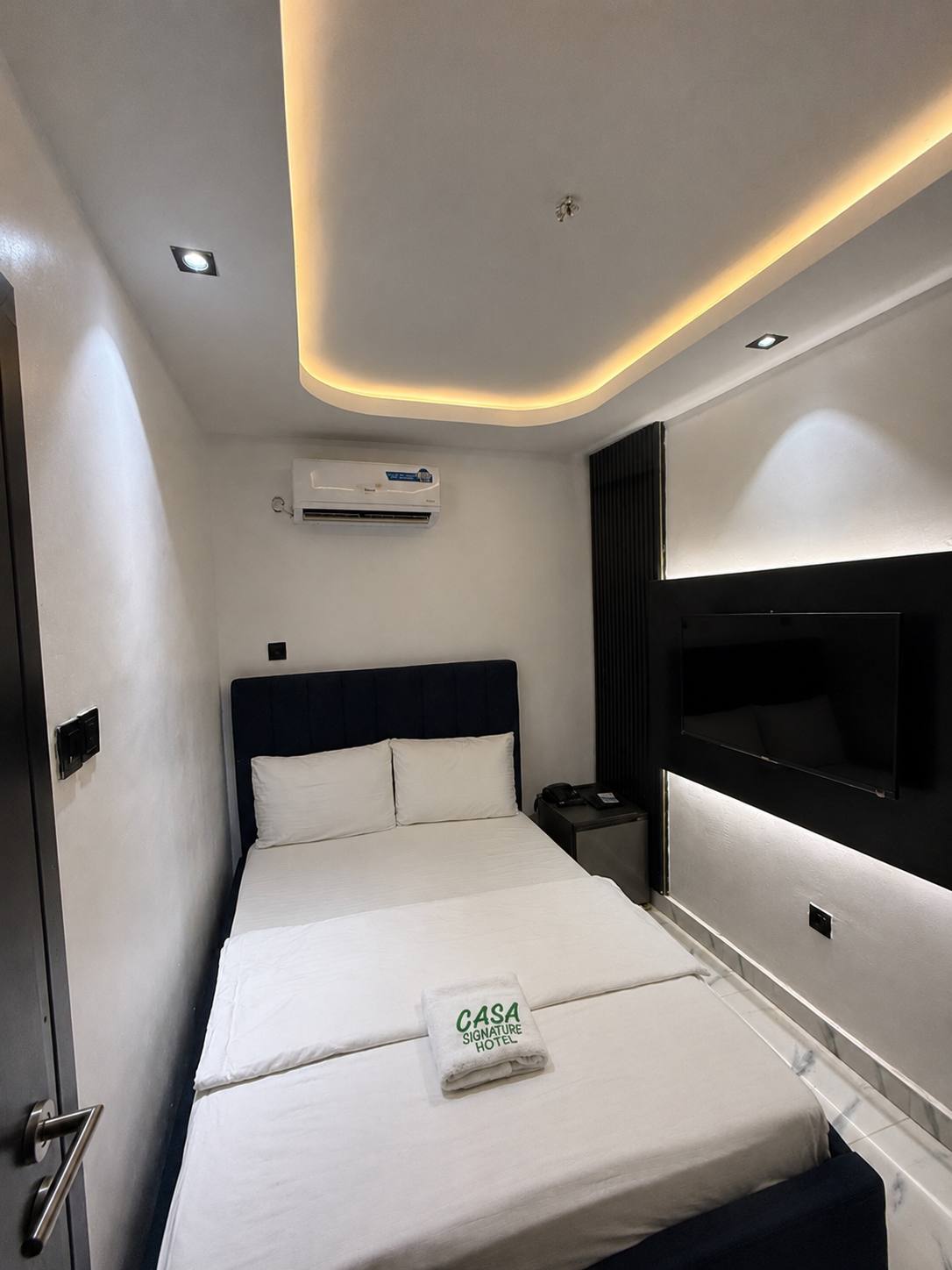 Room 301 — image 1