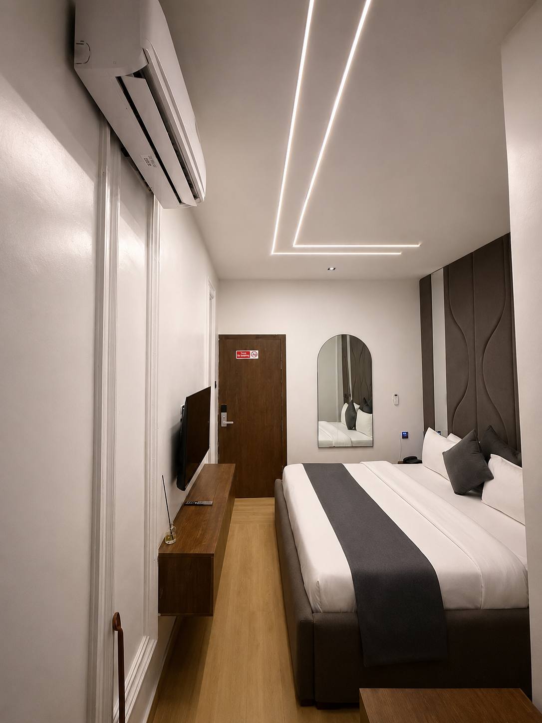 Room 207 — image 1