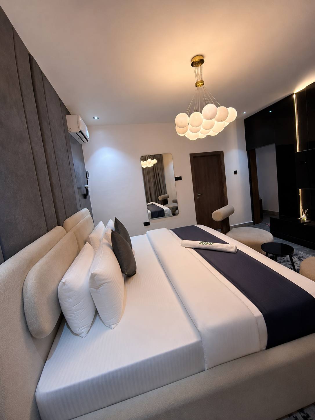 Room 201 — image 2